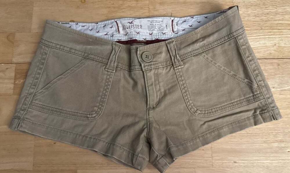 Hollister Khaki Low Rise Stretch Shorts Size 1